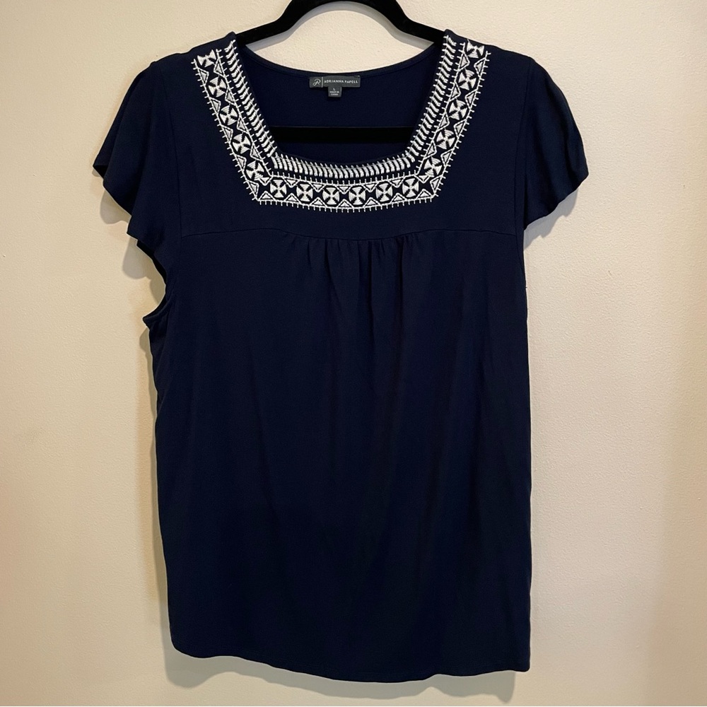 Navy blue Adrianna Papell short sleeve blouse with white embroidery Chic
